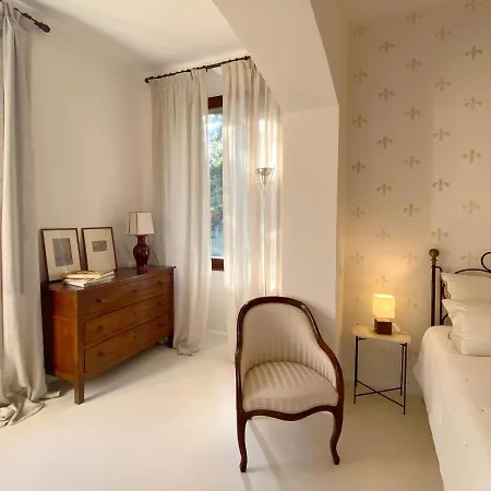 Lina Bed and Breakfast 4*